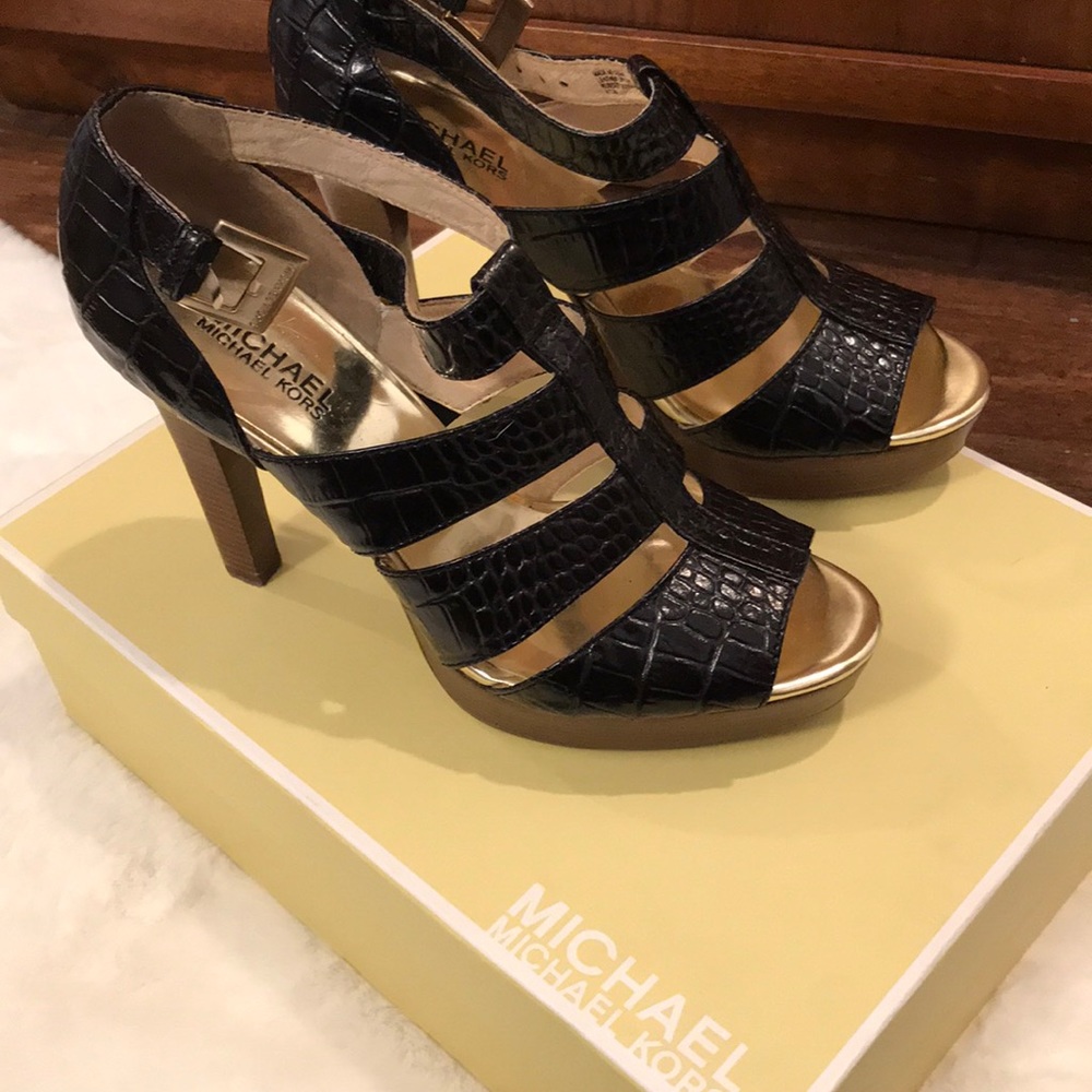 Michael Kors Camden platform shoe black size 8.5